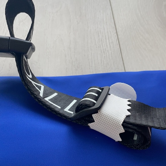 Kendal and Kyle front pouch purse. Like green and royal blue never been used - Picture 5 of 6